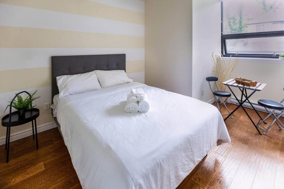 Quaint Loft with AC Abundance of Sunlight, Unit #4 Apartment in Dartmouth