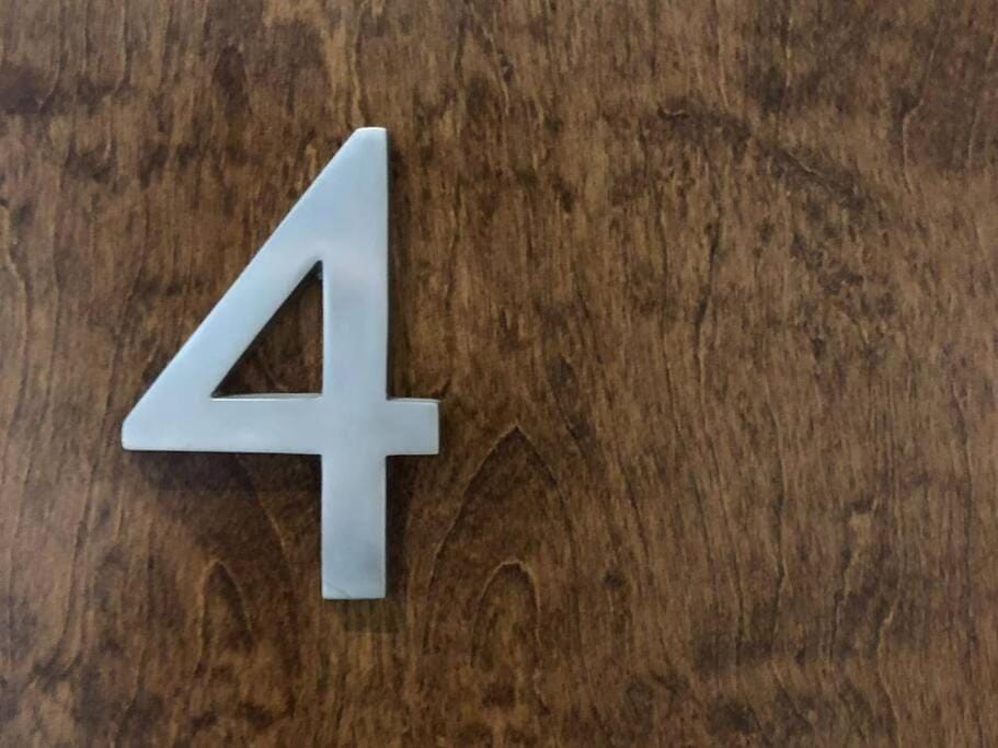 Quaint Loft with AC Abundance of Sunlight, Unit #4 Apartment in Dartmouth