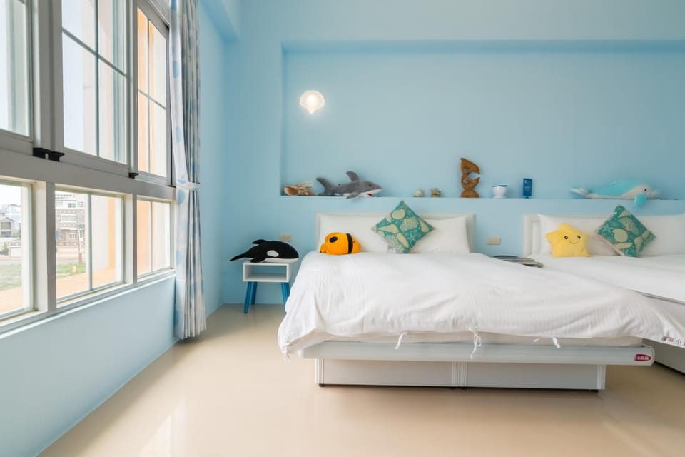 Photo of the whole room, bunk bed