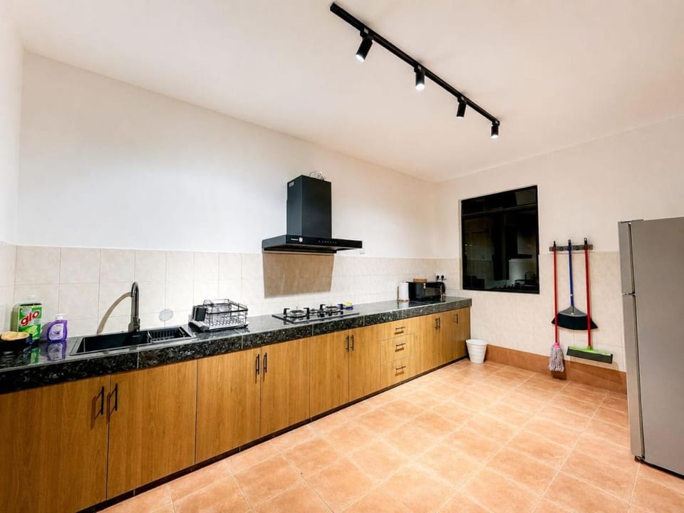 Kitchen or kitchenette, oven, stove