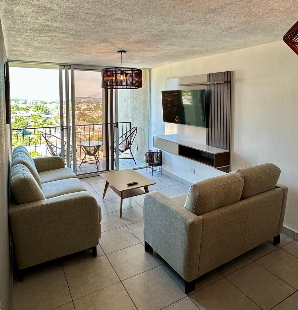Communal lounge/ TV room, TV and multimedia, View (from property/room), Balcony/Terrace, Living room, Seating area, Evening entertainment