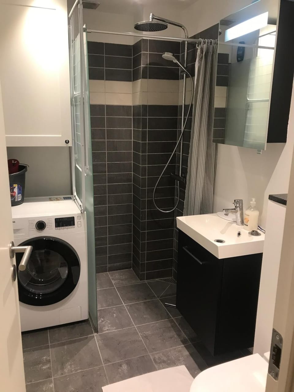 Shower, Toilet, Bathroom, washing machine