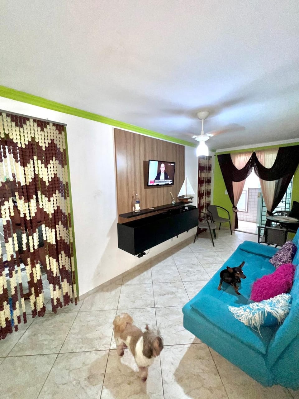 TV and multimedia, Living room, Seating area