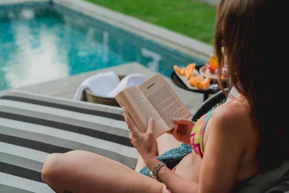 People, Food and drinks, Swimming pool, sunbed