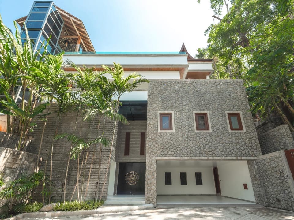 Property building, Day