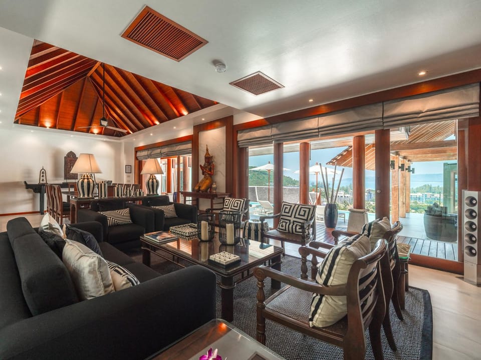 Living room, Seating area