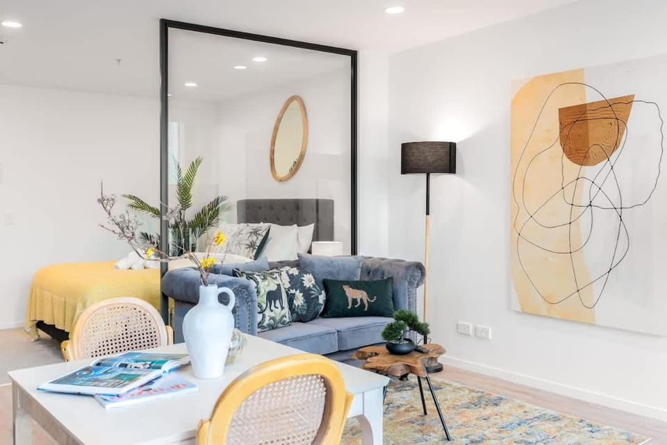Relaxing Aircon Studio Living Beside Park in CBD - Pool & Gym Apartment in Auckland