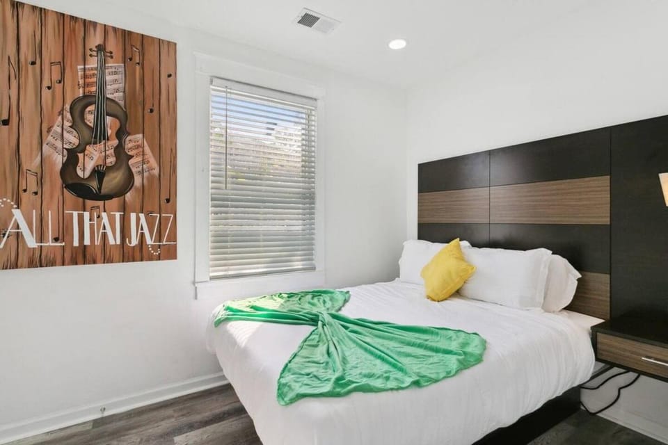 Retro Charm and Comfort Near the French Quarter House in New Orleans