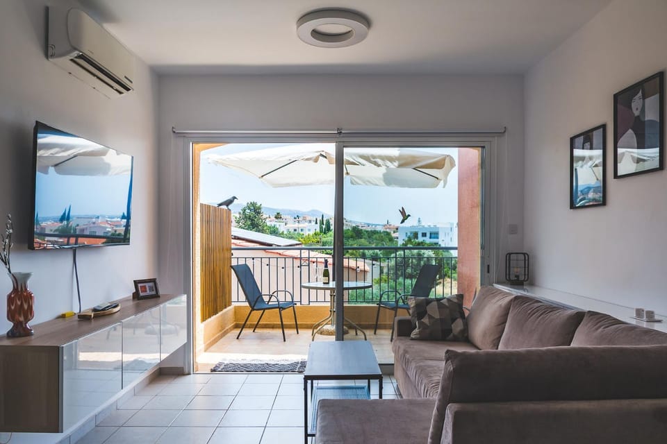 Natural landscape, TV and multimedia, View (from property/room), Balcony/Terrace, Living room, Seating area