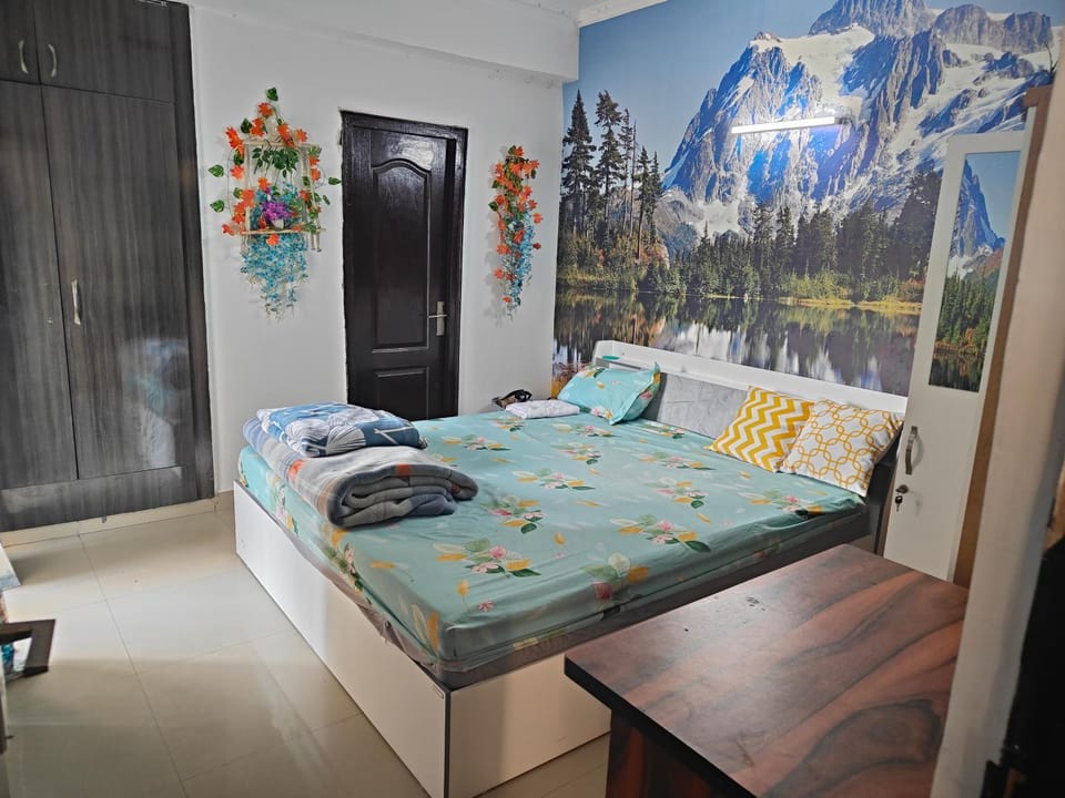 Homely stay in Noida Apartment in Noida
