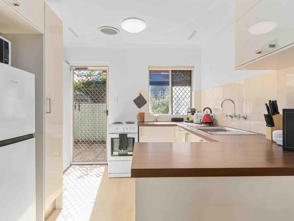 oven, kitchen