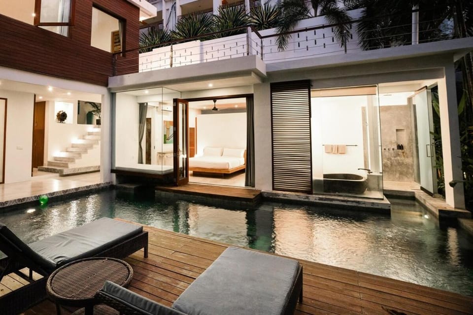 Patio, Pool view, Swimming pool, sunbed