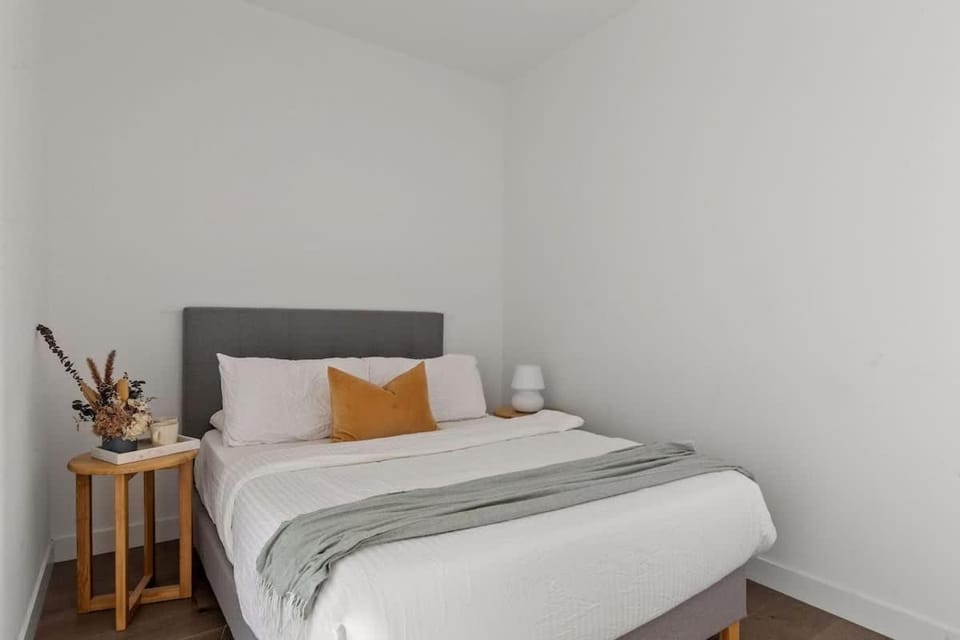 Luxury 2BR Apt Opposite Southern Cross Apartment in Melbourne