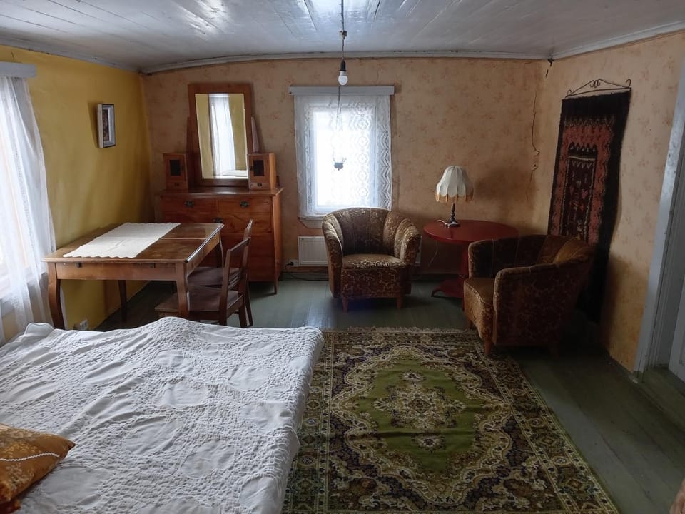Living room, Photo of the whole room, Seating area, Bedroom
