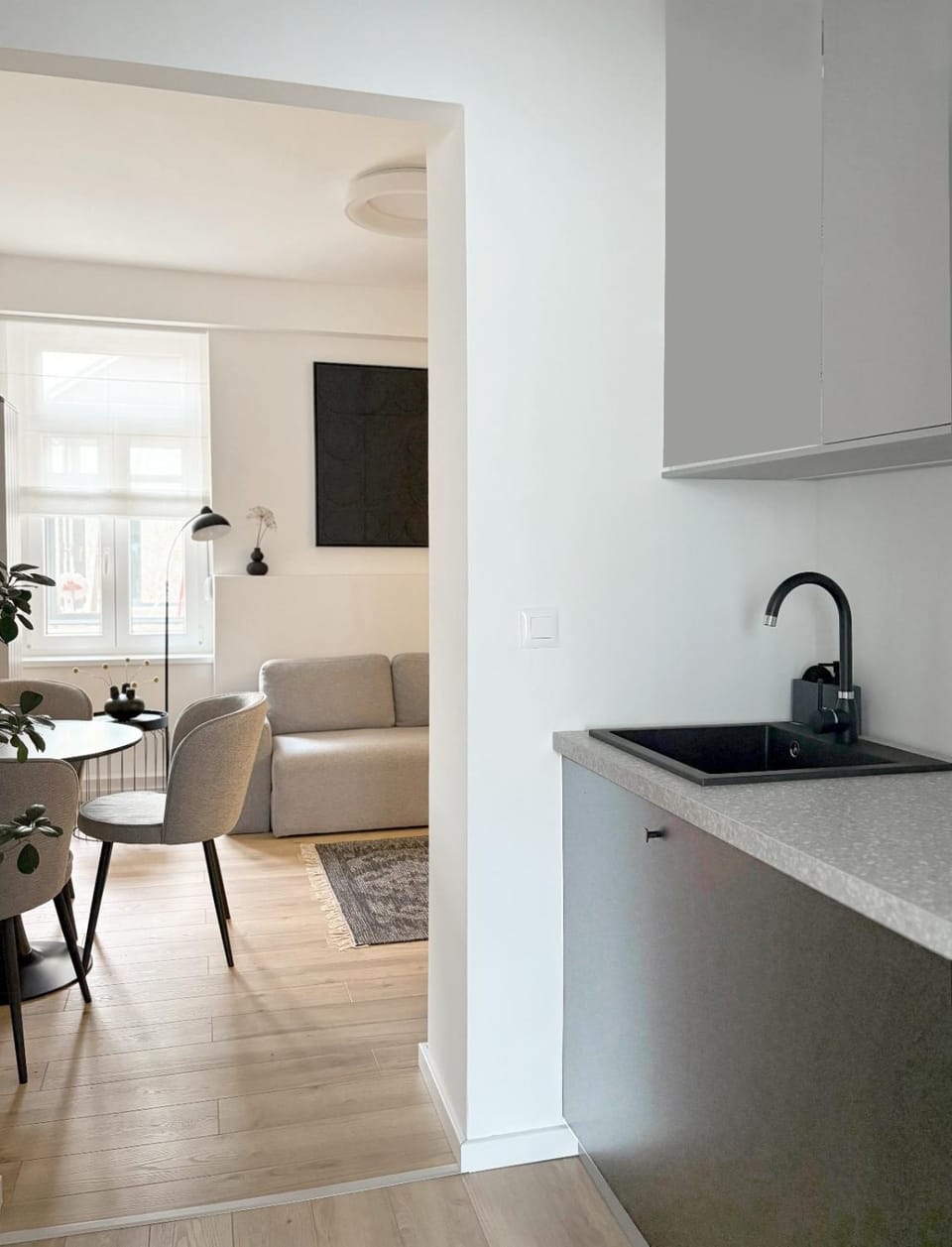 Kitchen or kitchenette, Seating area, Dining area