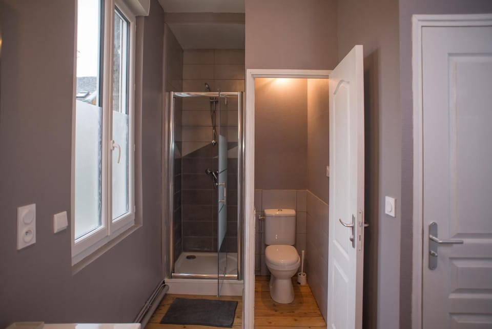 Shower, Toilet, Bathroom