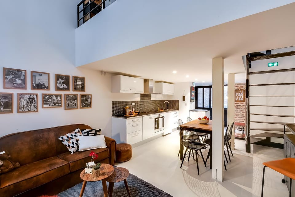 Kitchen or kitchenette, Dining area, Dining area