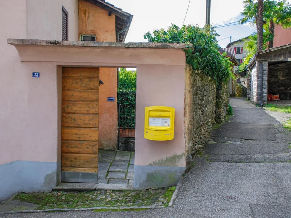 Property building, Day, Street view