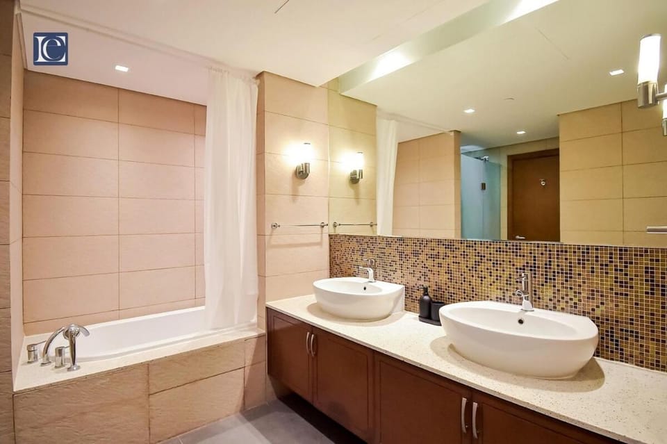 Exclusive 2BR Home Marina Residence 4, The Palm Apartment in Dubai