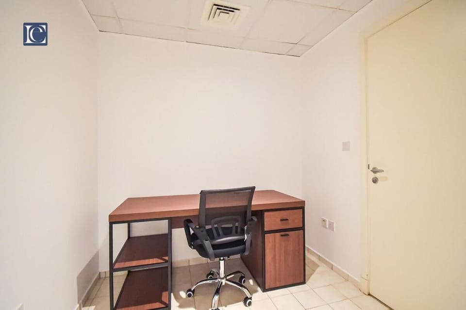 Exclusive 2BR Home Marina Residence 4, The Palm Apartment in Dubai
