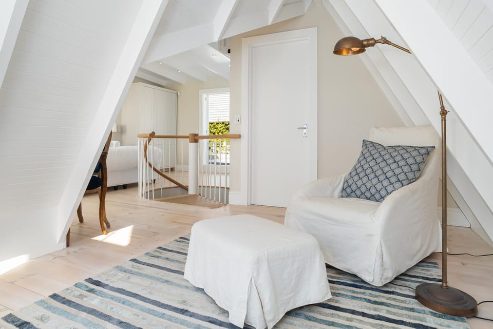 Light & Airy 3 Bedroom Green Point Family Home House in Cape Town