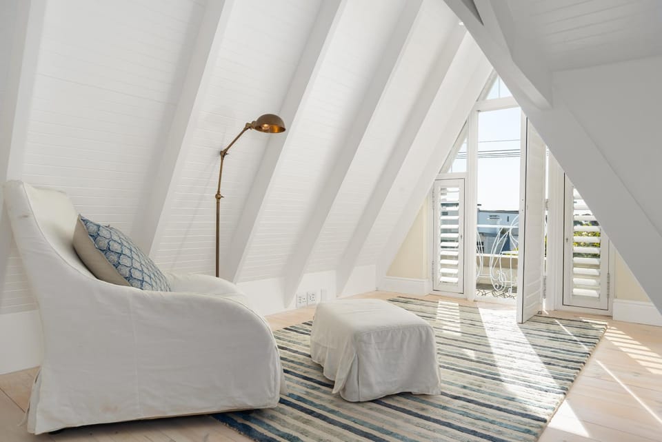 Light & Airy 3 Bedroom Green Point Family Home House in Cape Town