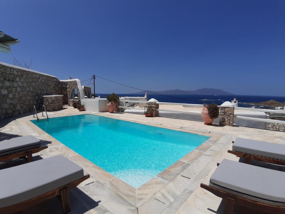 Sea view, Swimming pool, sunbed