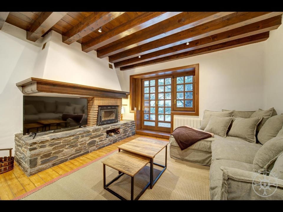 CASA SALIENT de Alma de Nieve House in Catalonia