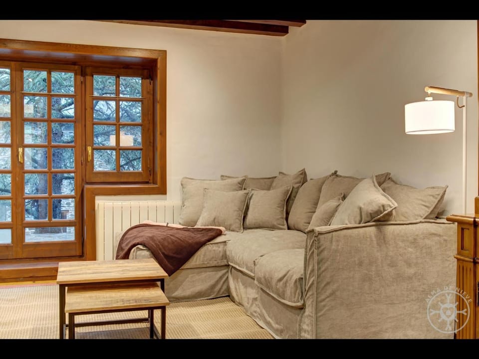 CASA SALIENT de Alma de Nieve House in Catalonia