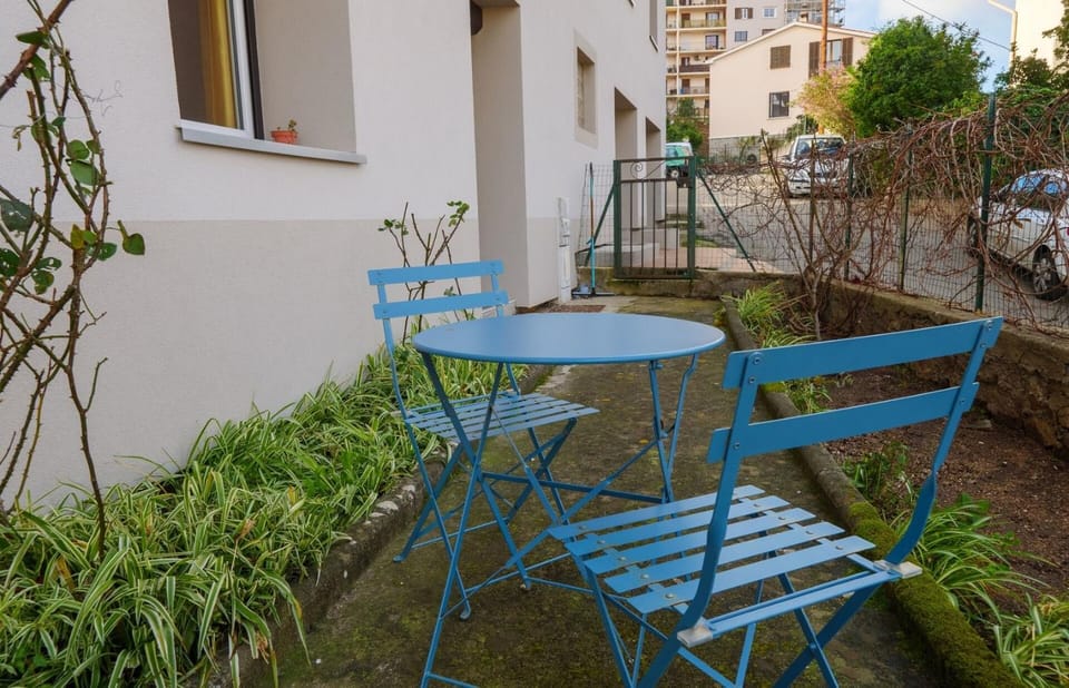 Property building, Garden, Dining area