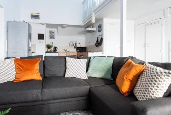 Luxury 1 Bed Split Level Apartment in Beautiful Leigh-on-Sea Apartment in Southend-on-Sea