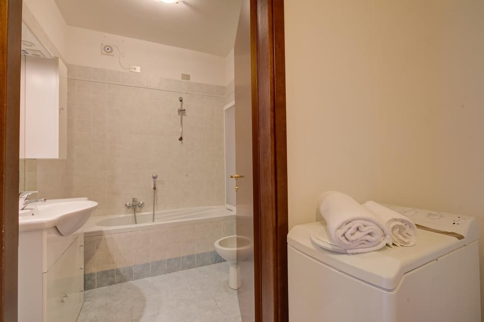 Bathroom, Bath