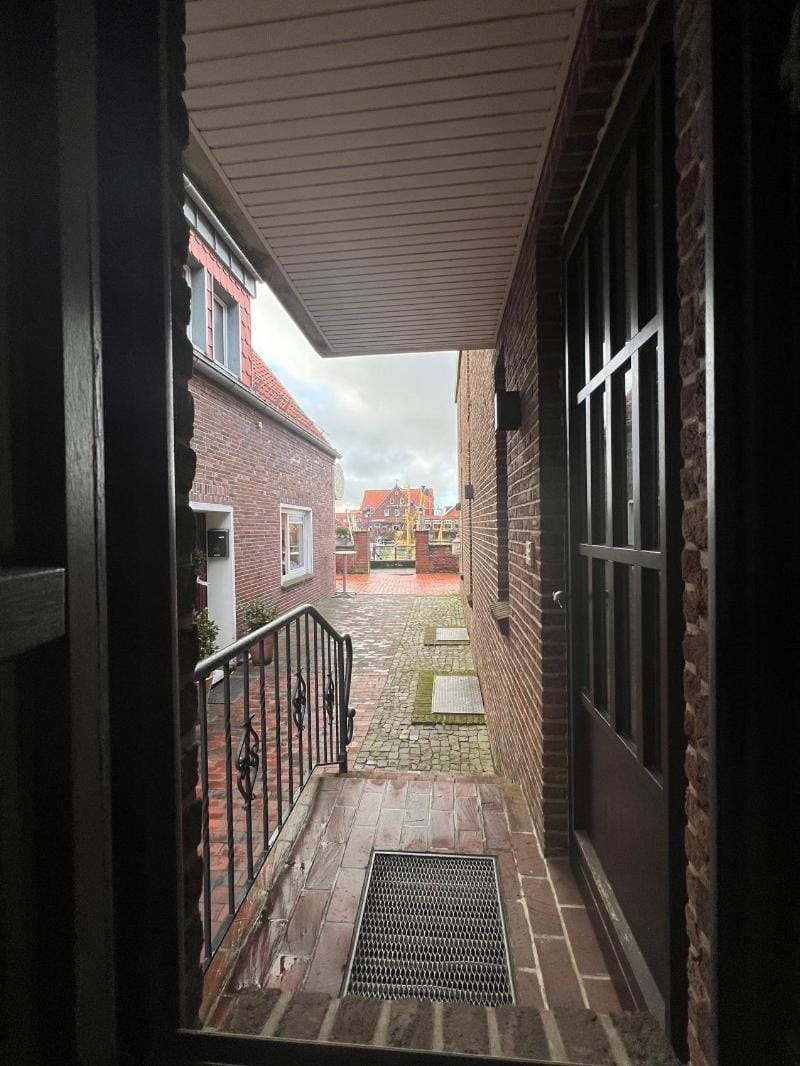 Property building, Neighbourhood