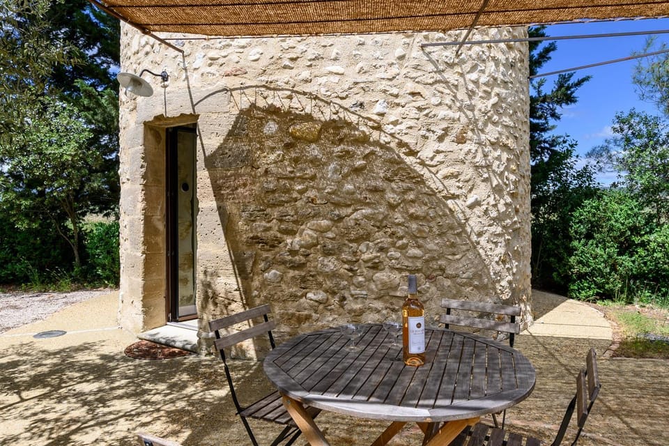 Patio, Dining area