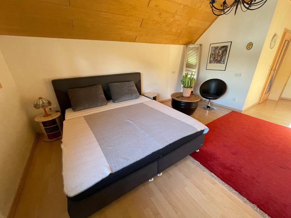 Bed, Photo of the whole room