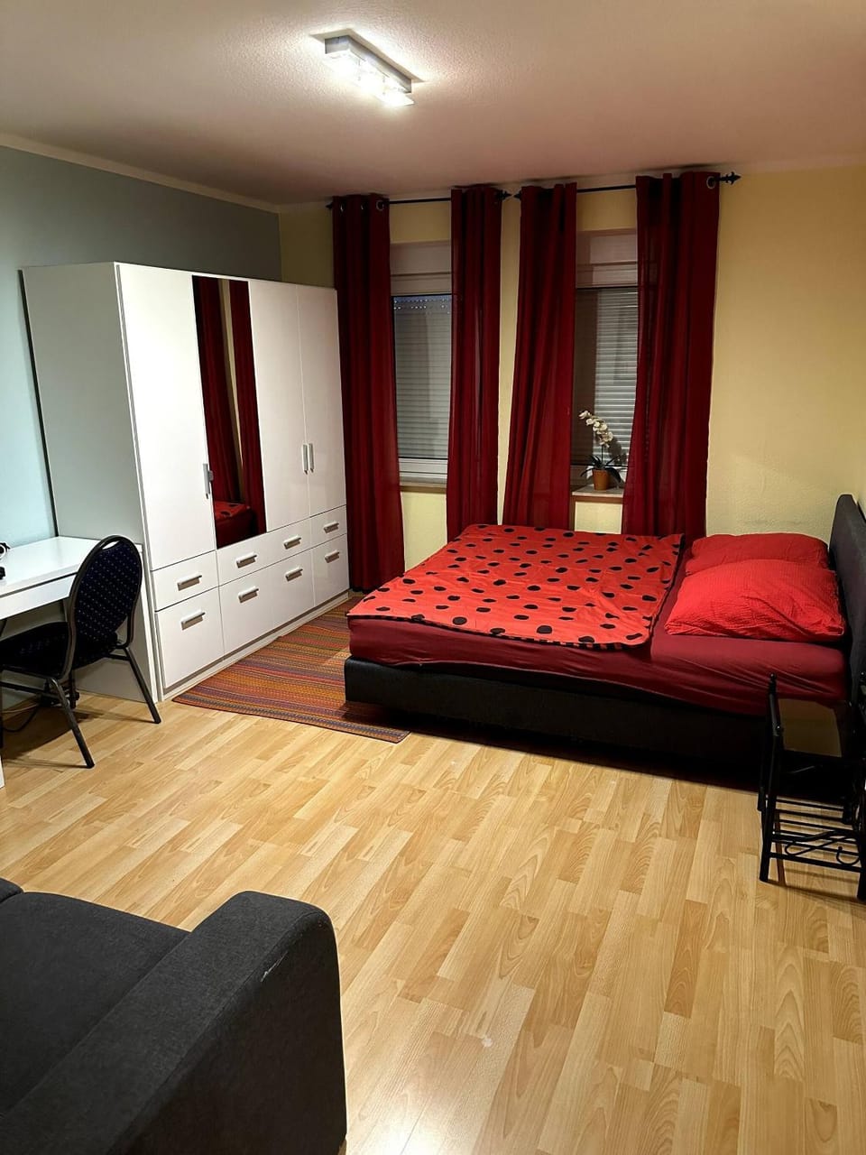 Bed, Bedroom