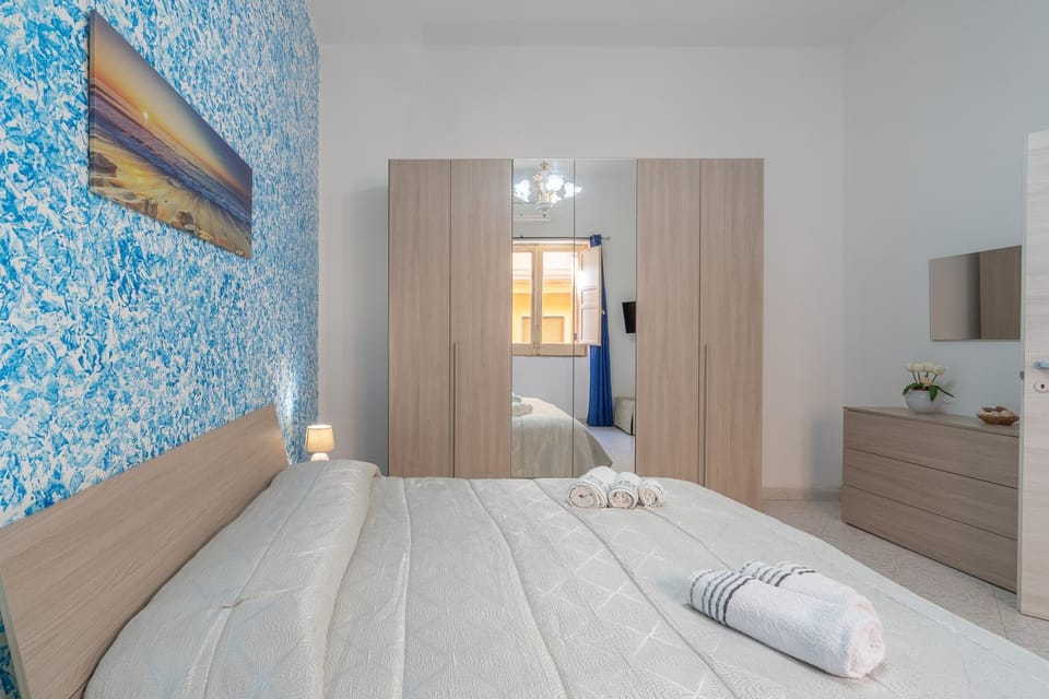 Living room, Bedroom