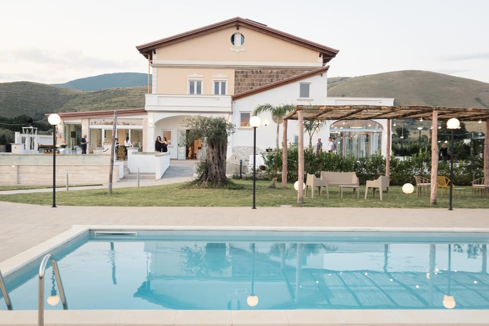 Property building, Mountain view, Pool view, Swimming pool