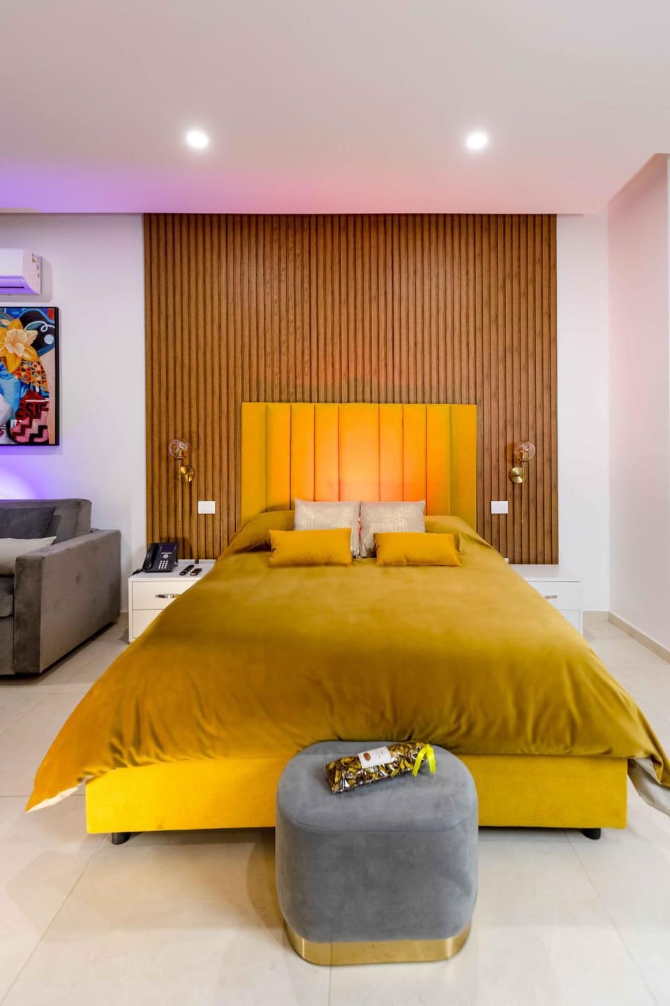 Bed, Photo of the whole room, Bedroom
