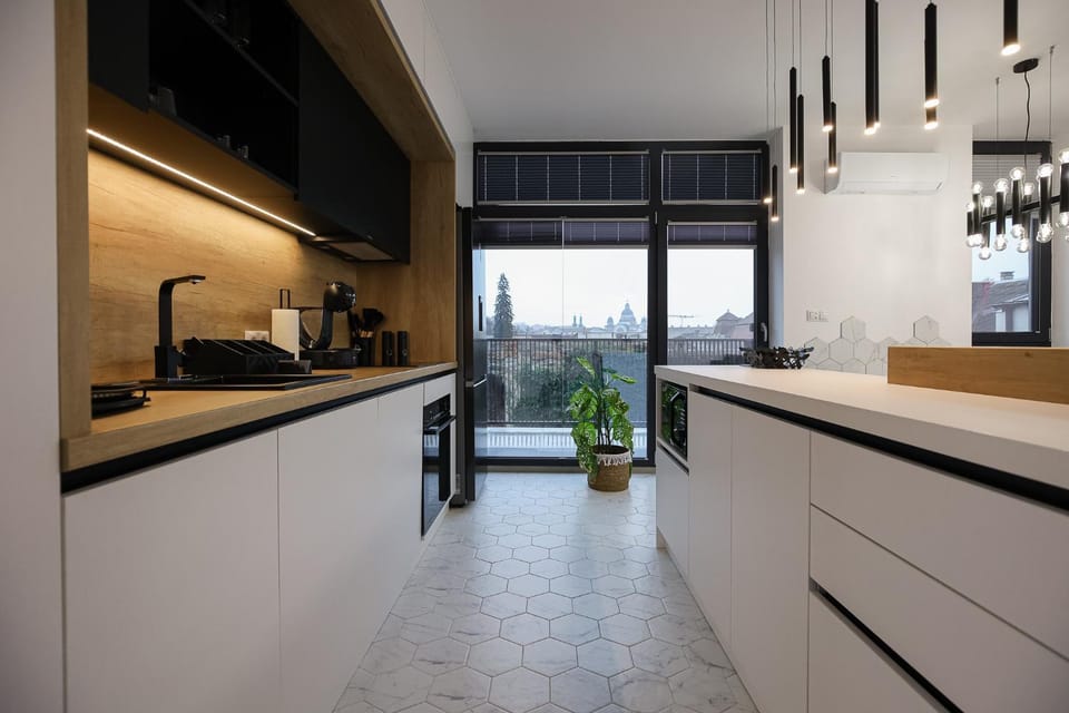 Kitchen or kitchenette, kitchen