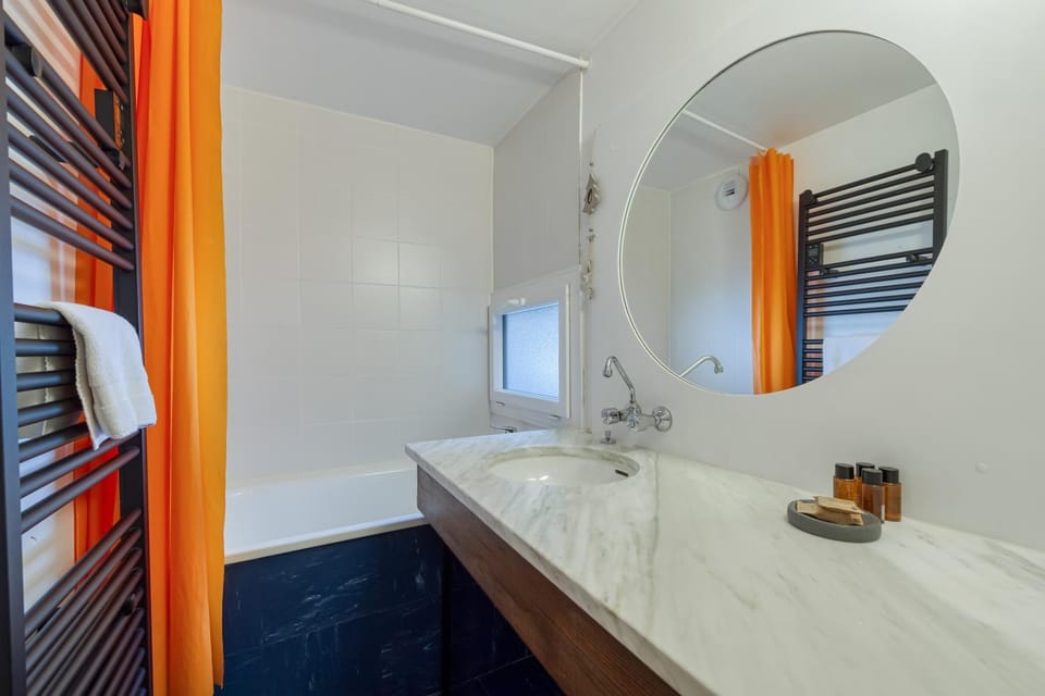 Bathroom, Bath