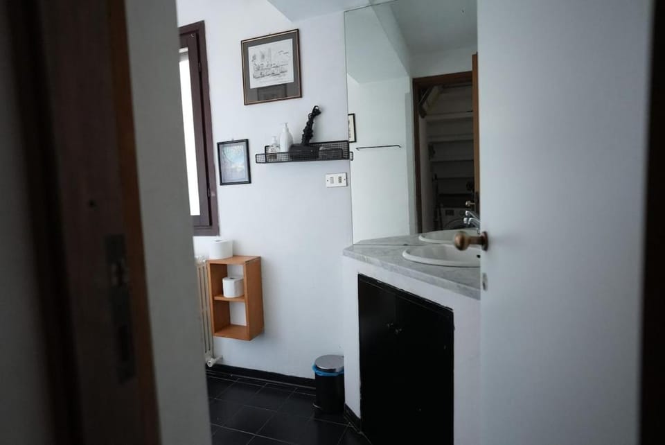 Very Central Vintage Milanese Apartment Apartment in Milan