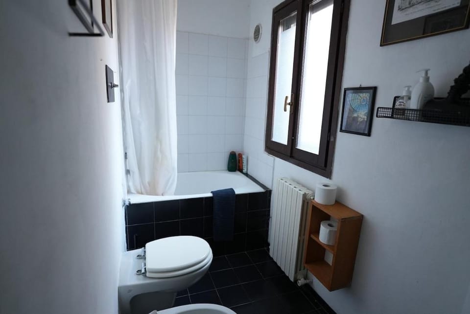 Very Central Vintage Milanese Apartment Apartment in Milan
