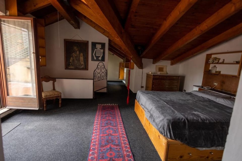 Central Lovely Attic Apartment in Milan