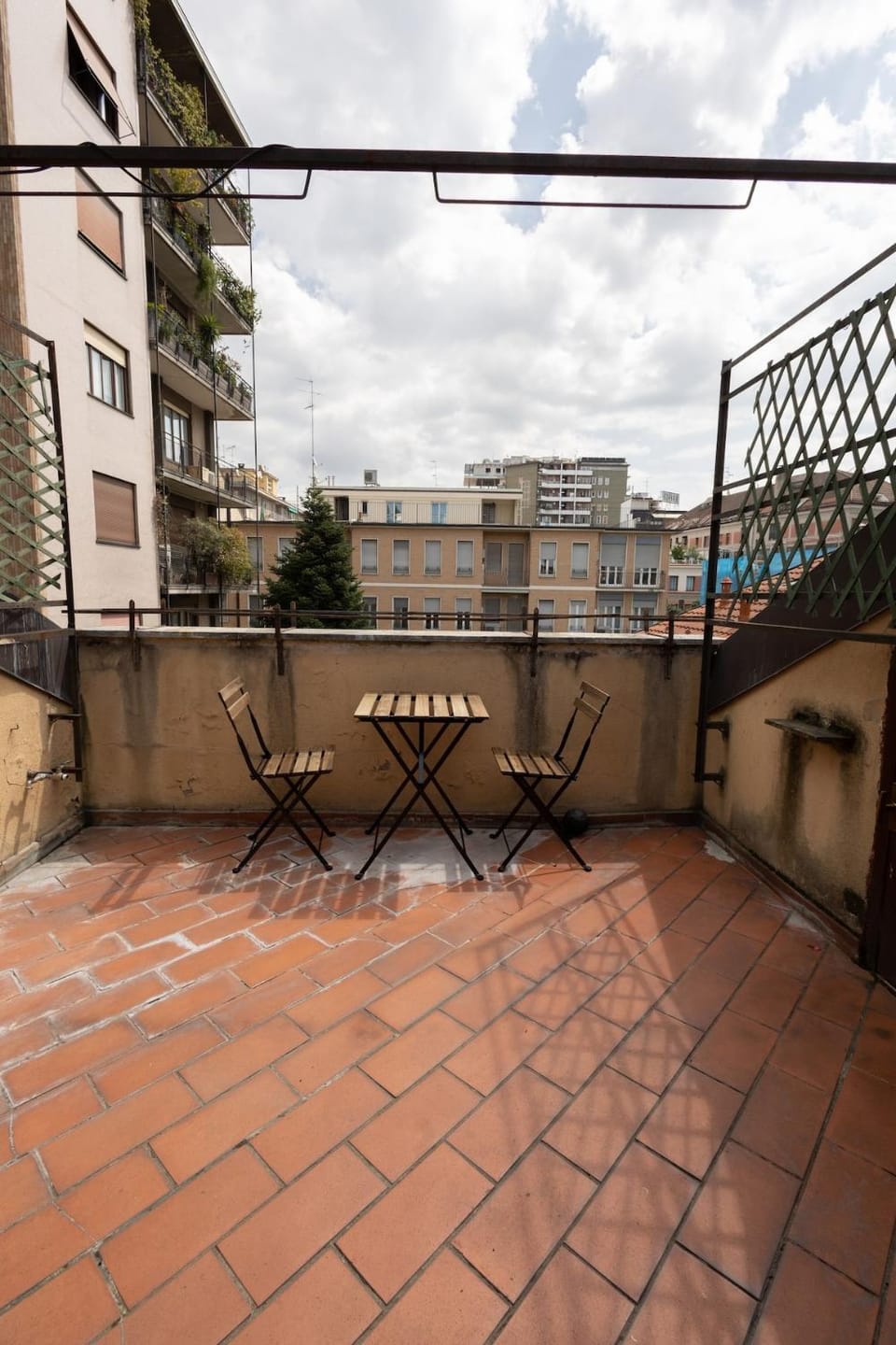 Central Lovely Attic Apartment in Milan