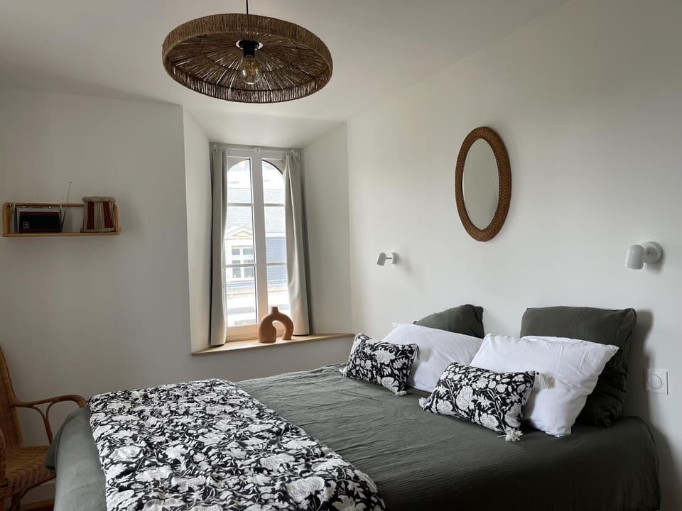 Bed, Bedroom