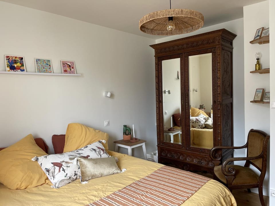 Bed, Bedroom