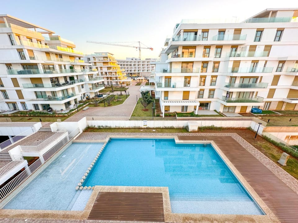 Swimming pool, Swimming pool