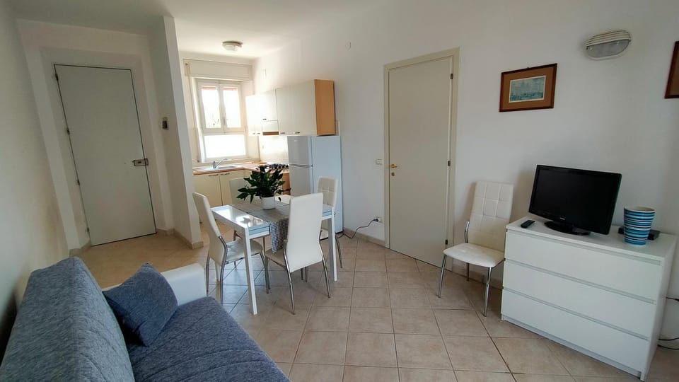P312 nr 104 trilocale sul mare con ombrellone in prima fila House in Marcelli