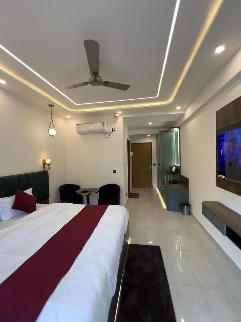 My Guest Stay at Omaxe Hazratganj Apartment in Lucknow